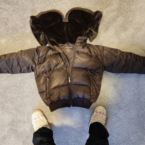 Selling Size M Brown winter coat. Brand new - Picture 3 of 3